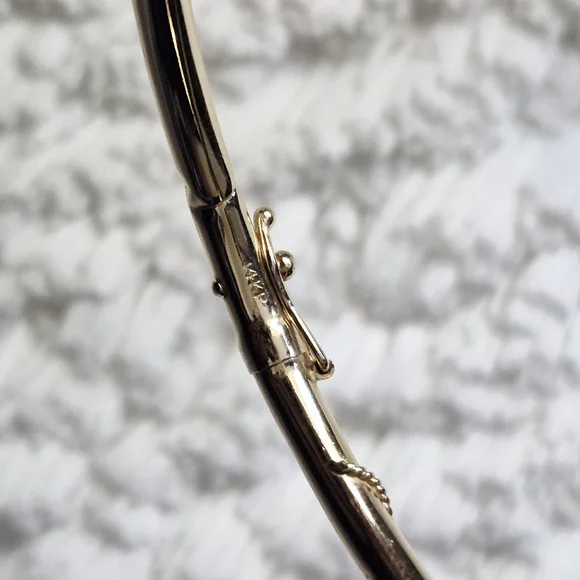 Vintage 14k Yellow Gold Sapphire Diamond Floral Bangle Bracelet - Picture 11 of 11